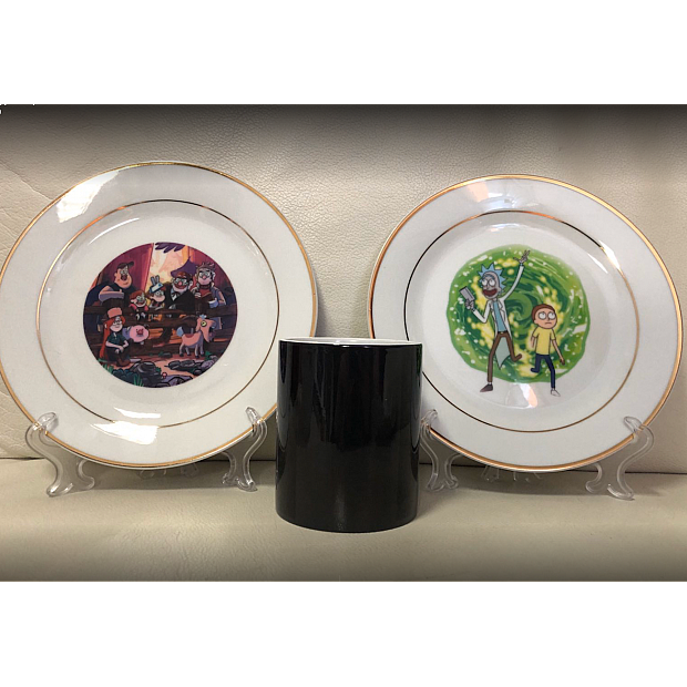 Plate with print -