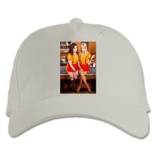 Baseball cap with Print 2 Broke Girls Heroes - white