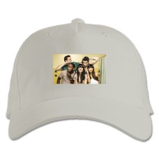 Бейсболка с принтом Новенькая Главные Герои - белая