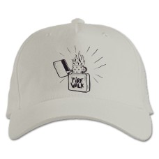 Бейсболка с принтом Странная ЖИзнь Огонь Прогулка - белая