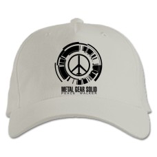 Бейсболка с принтом Метал Джеар Логотип - белая