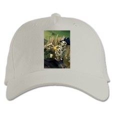 Baseball cap with Print Sea Of ​​Thieves Sceleton Hero - white