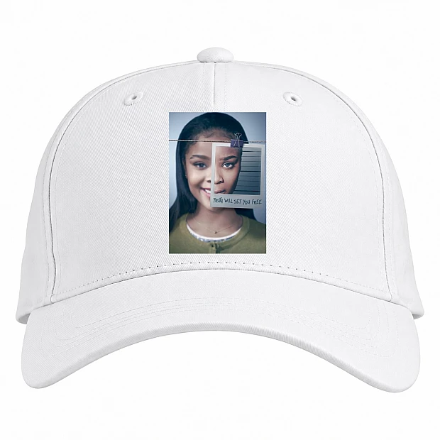 Baseball cap with Print 13 Reasons Why Sheri Hero - white