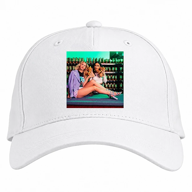 Бейсболка с принтом Ривердейл Девушки Тематика - белая