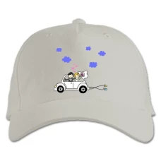 Baseball cap with Print The Bride And Groom In A White Car - white